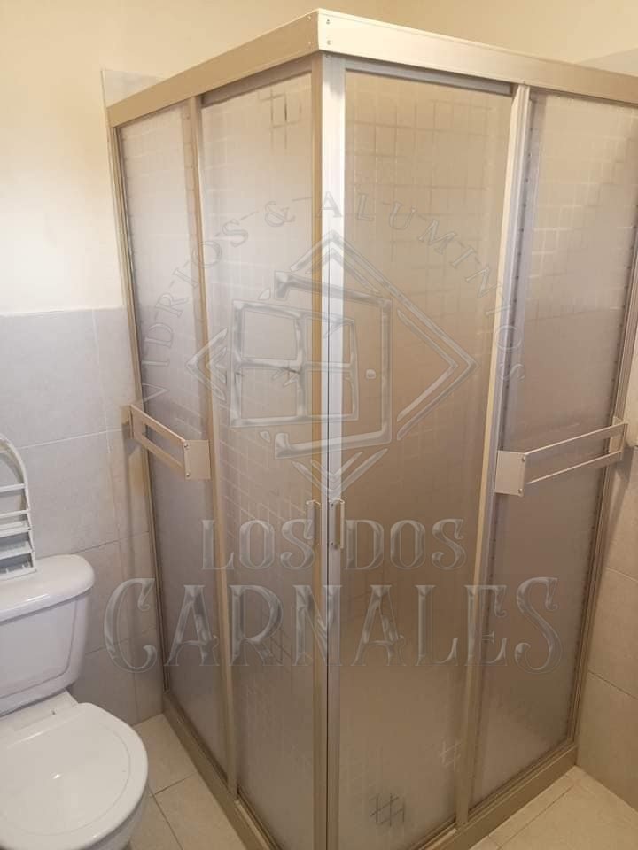 Canceles de Baño en Policarbonato Cristal Templado y Herrajes de Acero Inoxidable Chihuahua