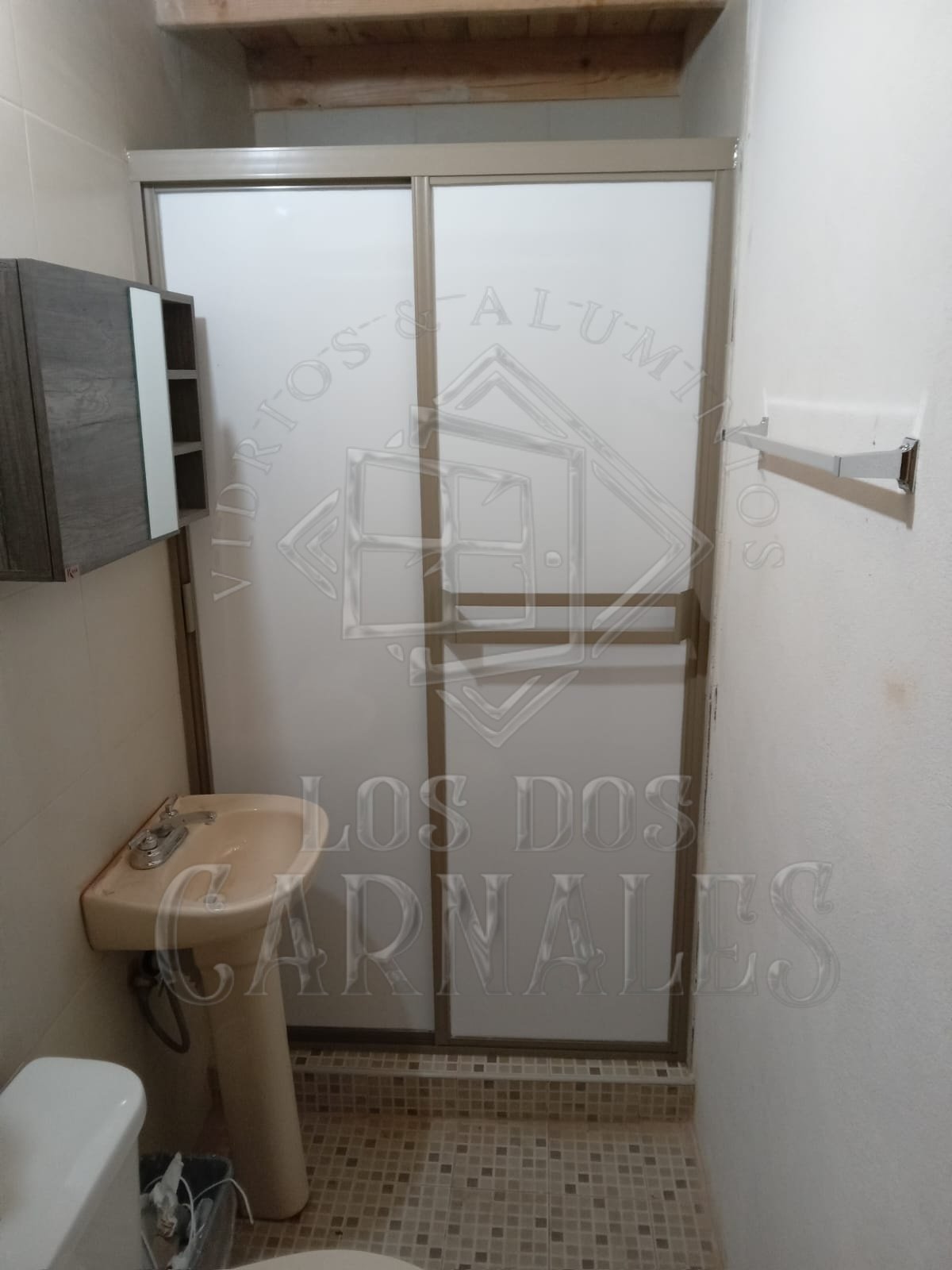 Canceles de Baño en Policarbonato Cristal Templado y Herrajes de Acero Inoxidable Chihuahua